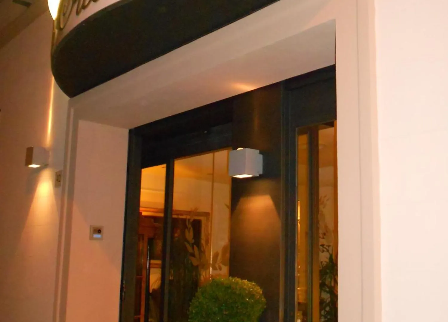 Al Teatro Hotel Livorno 3*,