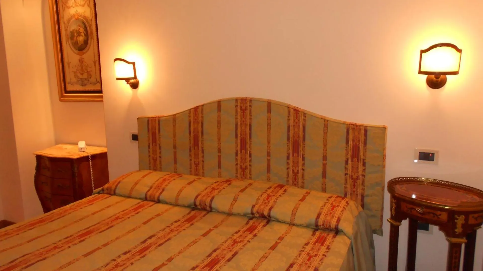 Al Teatro Hotel Livorno