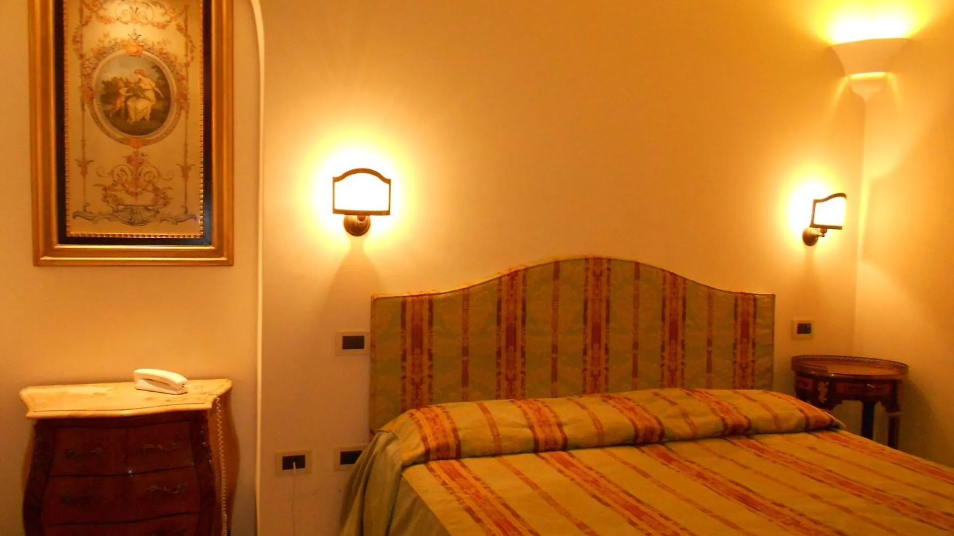 Al Teatro Hotel Livorno