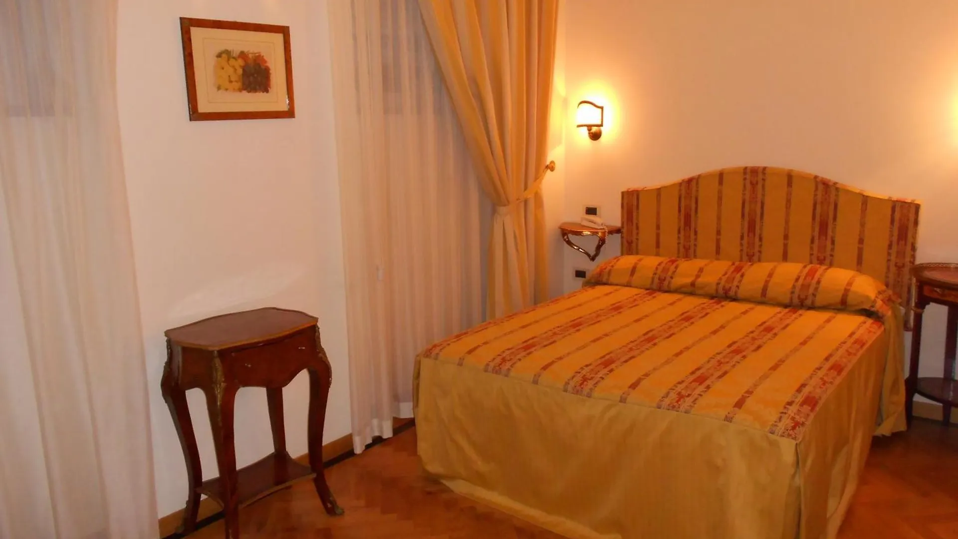 ***  Al Teatro Hotel Livorno Italy