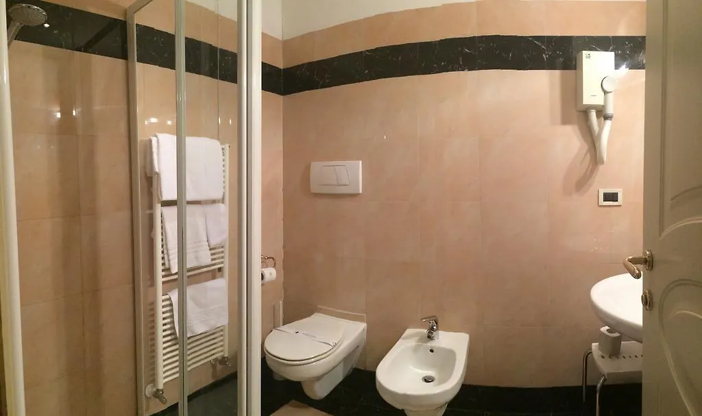 Al Teatro Hotel Livorno