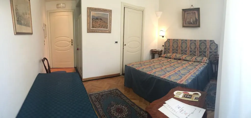 Al Teatro Hotel Livorno